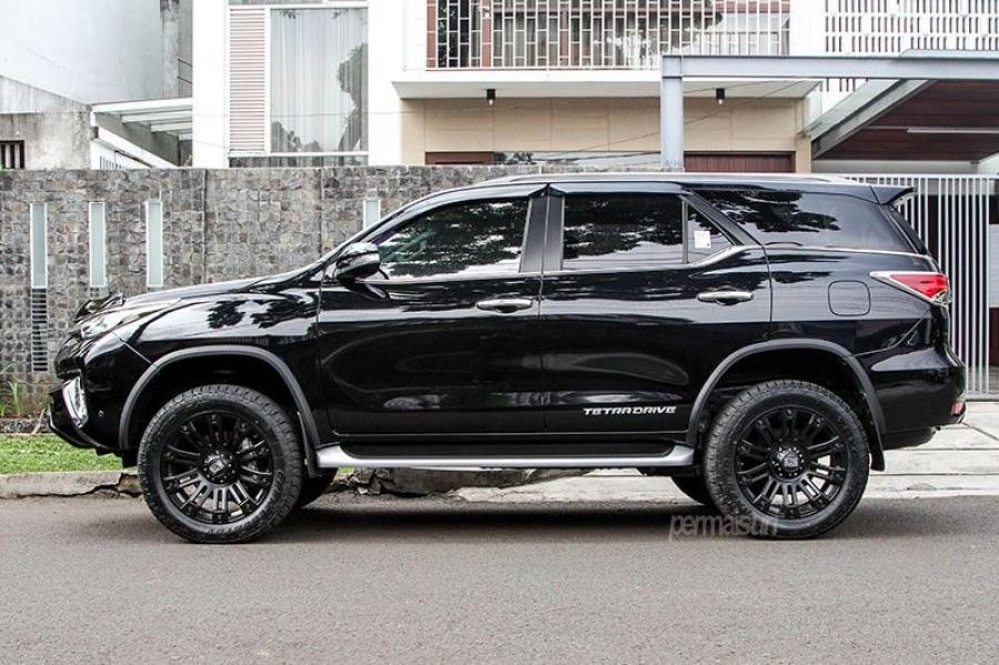  Toyota Fortuner by Permaisuri 2016 года  (фото 6 из 9)